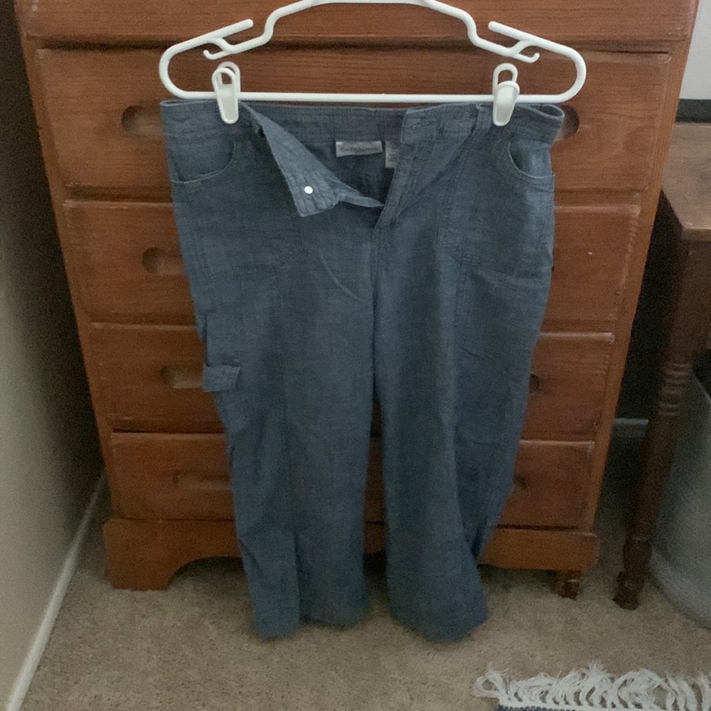 Women’s Cargo Capris